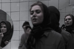 فیلمبرداری فیلم سینمایی سه کام حبس در نیمه راه