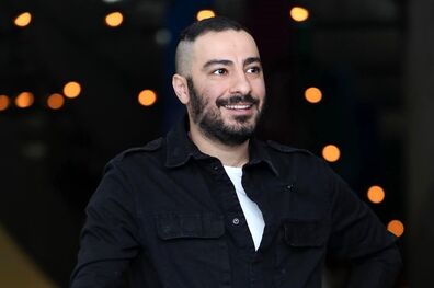 نوید محمدزاده اجرای نمایش گیاهخوار را لغو کرد
