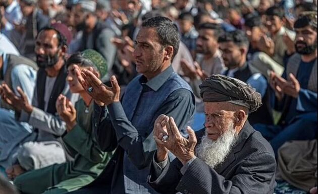 رهبر افغانستان در نماز عید سعید فطر شرکت کرد