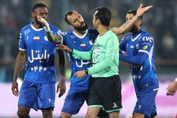 رعایت نشدن پروتکل‌های VAR در دربی ۱۰۲