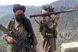 کشته و زخمی شدن هفت نظامی در پی حمله طالبان به پایگاه پلیس