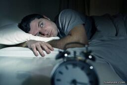 نقش کم‌خوابی در ابتلا به یک بیماری
