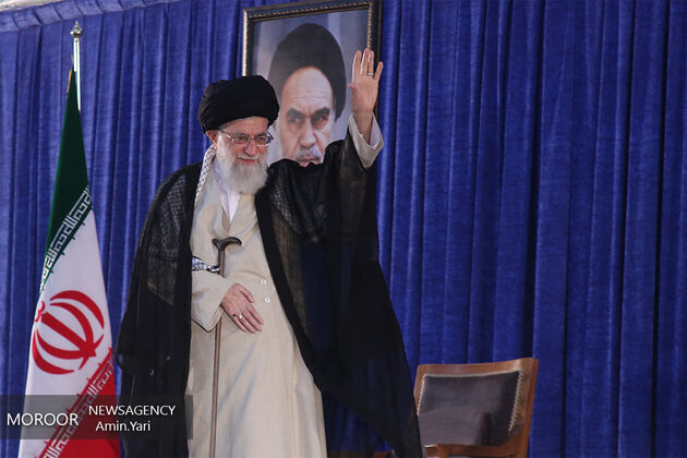 آغاز سخنرانی رهبر انقلاب در حرم امام رضا (ع) 