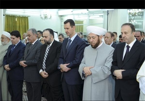 رئیس جمهور سوریه نماز عید فطر را اقامه کرد