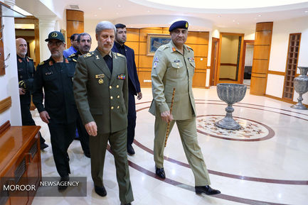 دیدار رییس ارتش پاکستان با وزیر دفاع ایران