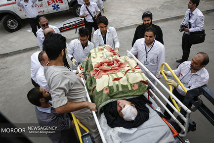مصدومان حادثه واژگونی اتوبوس حامل زائران ایرانی