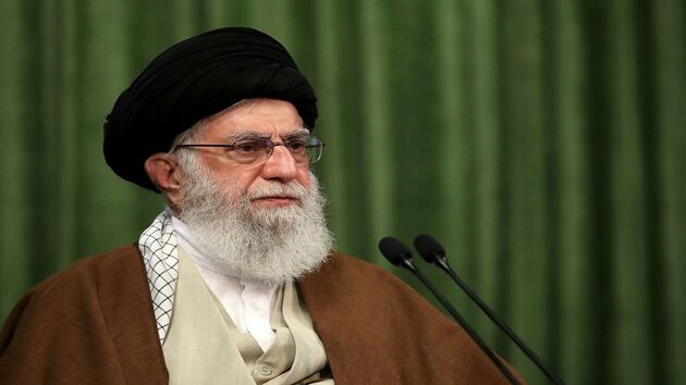 دیدار رهبر معظم انقلاب با برگزار کنندگان بزرگداشت سالگرد شهید سلیمانی