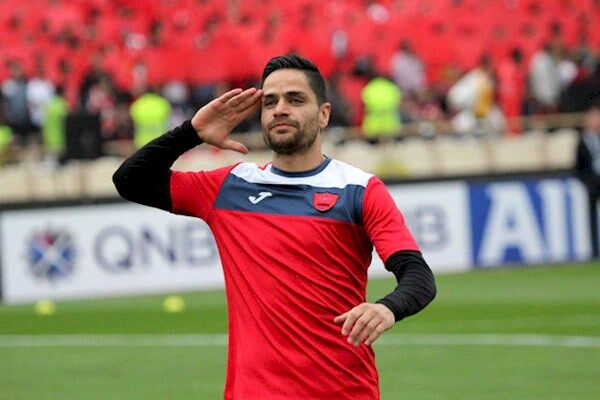 هافبک دفاعی پرسپولیس به مدت 3 فصل تمدید کرد