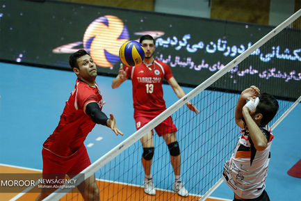 دیدار تیم های والیبال بانک سرمایه و شهرداری تبریز