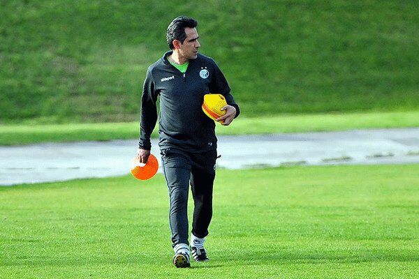 مجید صالح: استقلال و الاهلی هر دو می‌خواهند با صدرنشینی صعود کنند