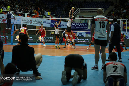 دیدار تیم های والیبال بانک سرمایه و شهرداری تبریز