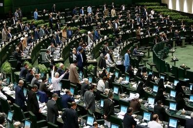 کشت در محیط‌های مهارشده و گلخانه­‌ای تغییر کاربری محسوب نمی­‌شود