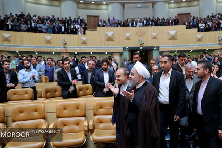 دیدار و ضیافت افطار جمعی از جوانان و دانشجویان با رییس جمهور
