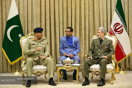 دیدار رییس ارتش پاکستان با وزیر دفاع ایران