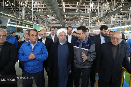 افتتاح خط تولید خودروهای دنا پلاس و پژو ۲۰۰۸ توسط رییس‌جمهور