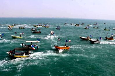 برگزاری رژه بزرگ شناوری بسیج دریایی