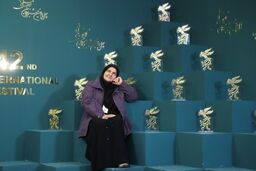 عکس/ ژست خانم کارگردان در جشنواره فجر
