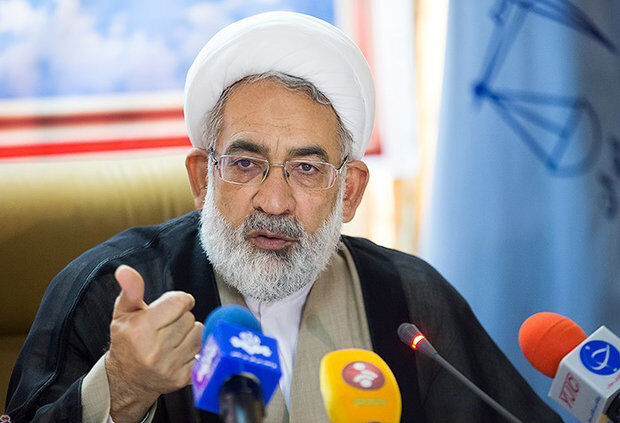 دشمن با تحریم اقتصادی قصد آسیب به انقلاب را دارد