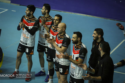 دیدار تیم های والیبال بانک سرمایه و شهرداری تبریز