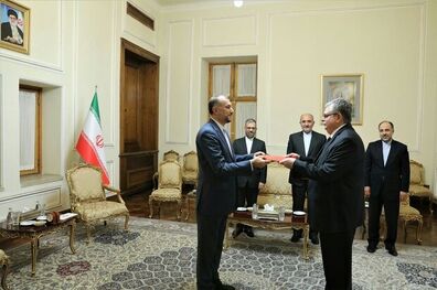 استوارنامه سفیر جدید روسیه تقدیم امیرعبداللهیان شد