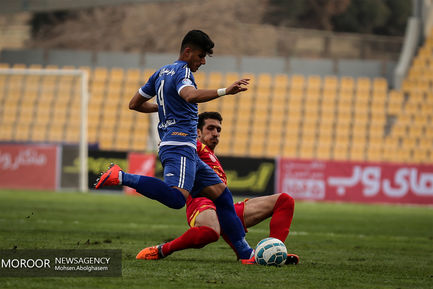 دیدار تیم های فوتبال نفت تهران و استقلال خوزستان