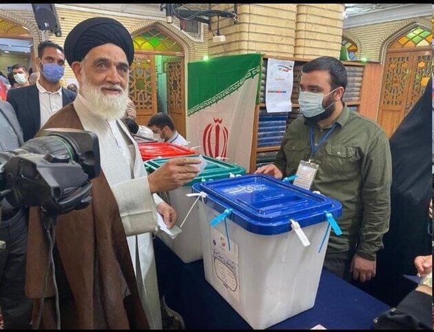رئیس دیوان عالی کشور پای صندوق رای حضور یافت