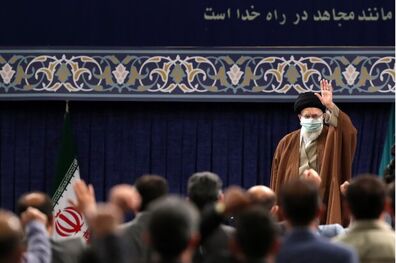 کارگران در صف مقدم مقابله با سیاست از کار انداختن تولید کشور ایستادند