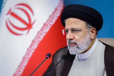 حضور با بصیرت مردم برای دولت و همه مسئولان مسئولیت‌آفرین است