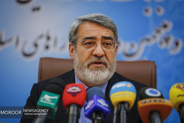 تعدادی از استانداران هستند که باید جابه‌جا شوند