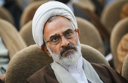 پاسداری و حفاظت از انقلاب زمان و مکان نمی‌ شناسد