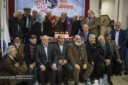 تجلیل از هنرمندان پیشکسوت متولدین دی ماه