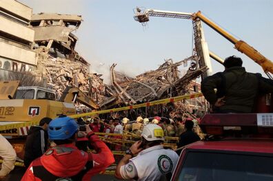 دولت در کنار ملت است