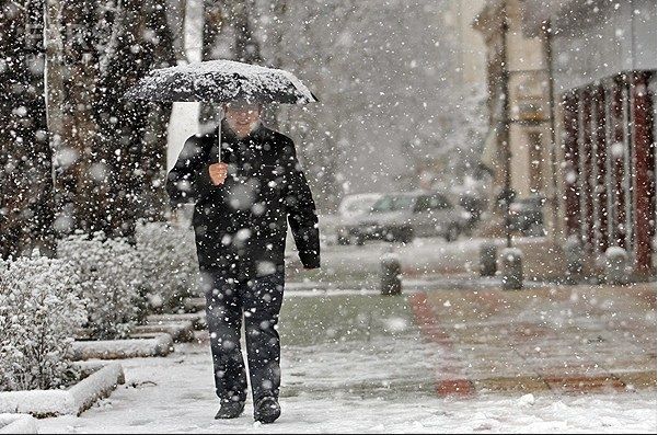 بارش برف و باران در غرب و شمال غرب کشور از فردا/ پایتخت فردا بارانی است
