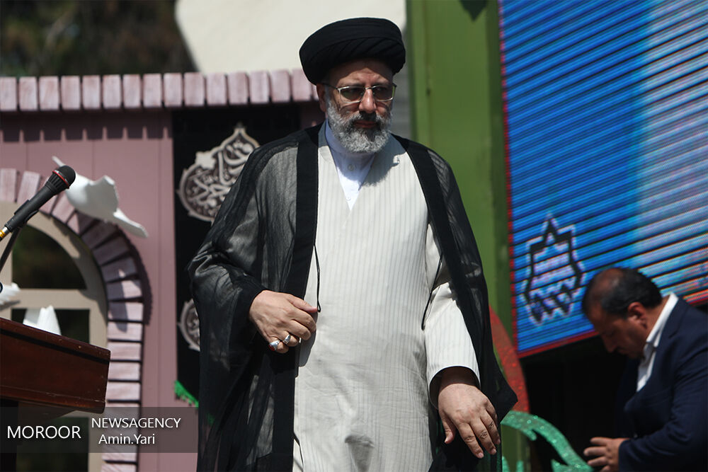 تشییع پیکر ۱۵۰ شهید دفاع مقدس/ رییسی
