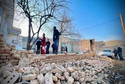 خدمات به زلزله‌زدگان خوی سرعت گرفته است