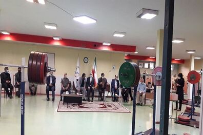 بازدید وزیر ورزش از تمرینات وزنه‌برداری