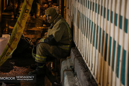 تلاش انسانها برای نجات جان ها:پلاسکو دو شب بعد از آوار