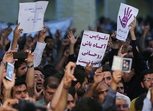 صف‌آرایی تندروها در برابر رئیس‌جمهور/افزایش‌ فشارها به‌دولت در آستانه‌ انتخابات