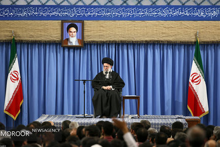 دیدار جمعی از مداحان و ذاکران اهل بیت(ع) با مقام معظم رهبری