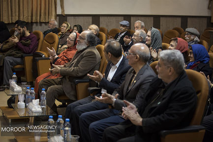 تجلیل از هنرمندان پیشکسوت متولدین دی ماه