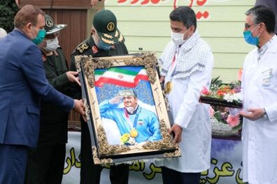 مراسم تجلیل از جواد فروغی با حضور سرلشکر سلامی برگزار شد