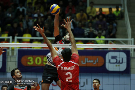 دیدار تیم های والیبال بانک سرمایه و شهرداری تبریز