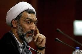 روحانیت باید جلودار نقش ها و وظایف خود باشد تا نظام بتواند از گردنه مشکلات عبور کند
