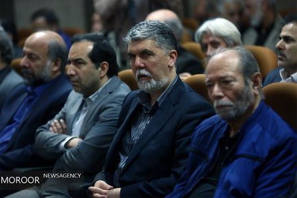 نشست هم‌اندیشی اصحاب فرهنگ و هنر در عرصه دفاع مقدس