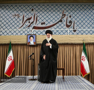 دیدار مقام معظم رهبری با مسئولان راهیان نور