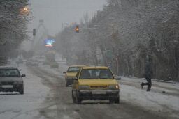 بارش باران باعث آبگرفتگی خیابان‌ها و معابر عمومی دلفان شد