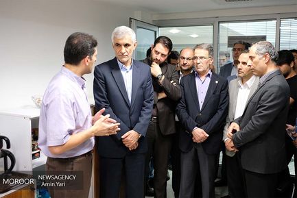 بازدید شهردار تهران از شرکت های دانش بنیان