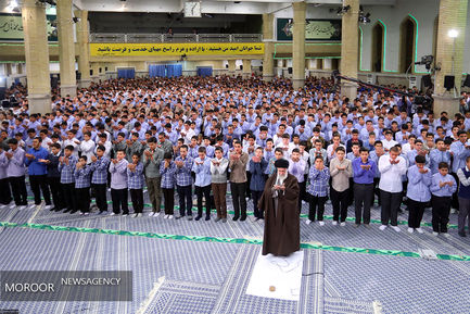 جشن تکلیف دانش آموزان با حضور رهبر انقلاب