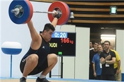 آسیا زیر پای فوق سنگین های ایران/ داوودی سالن آرنا را طلاباران کرد