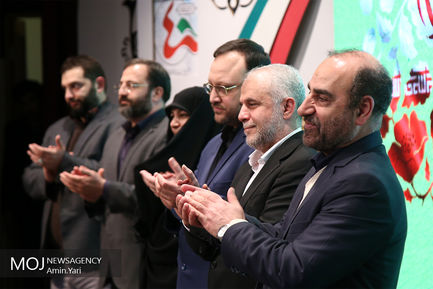 تجلیل از برگزیدگان شعر و ادبیات انقلاب 